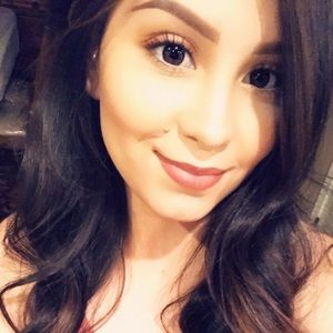 Meet your Posher, Ana